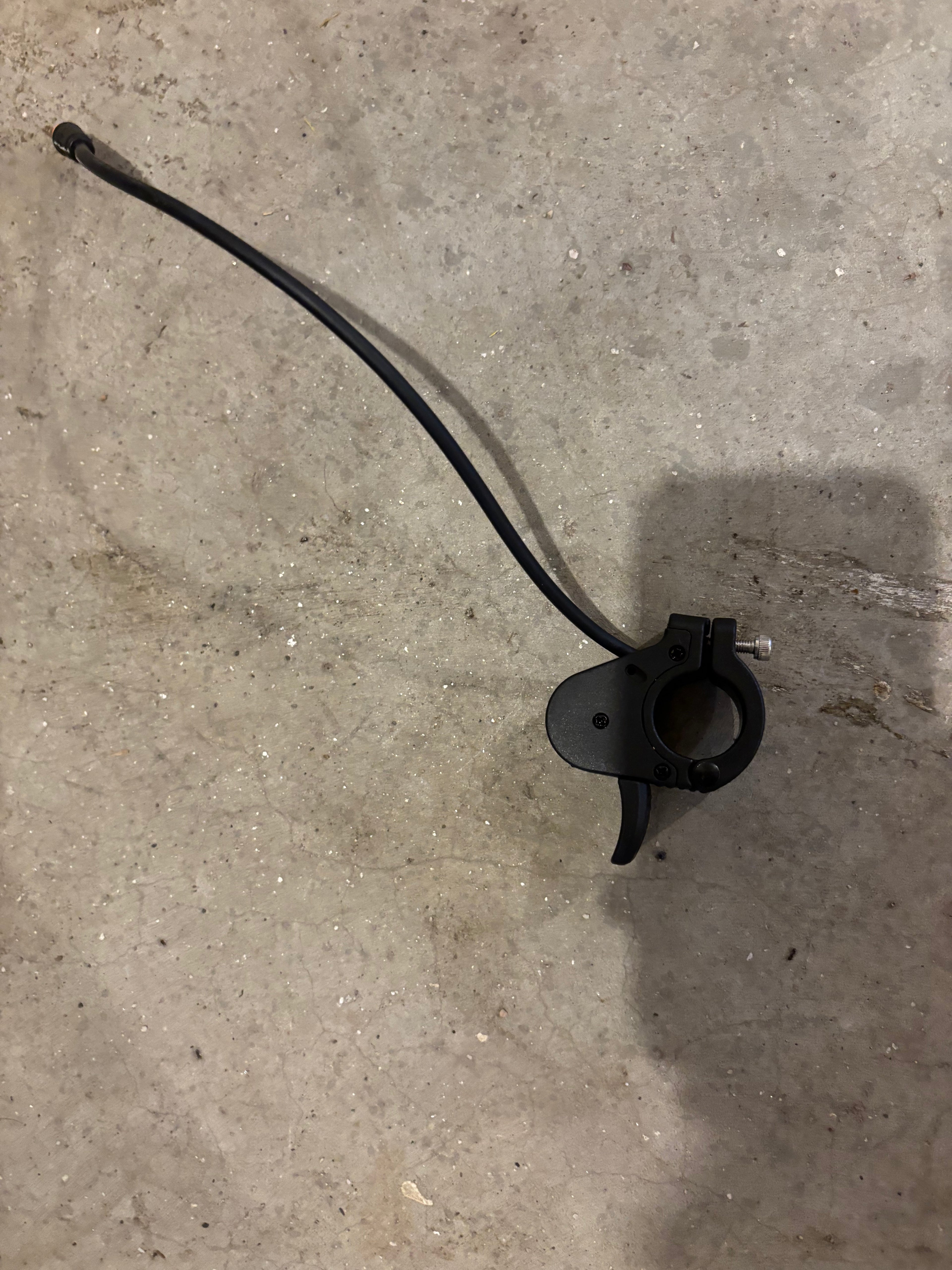 Thumb throttle