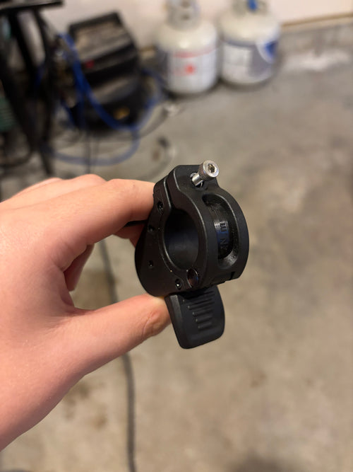 Thumb throttle